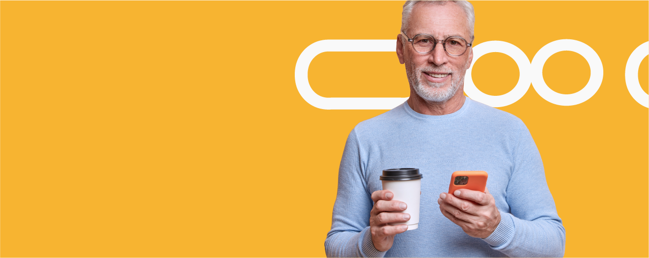 Personas usando dispositivo digital