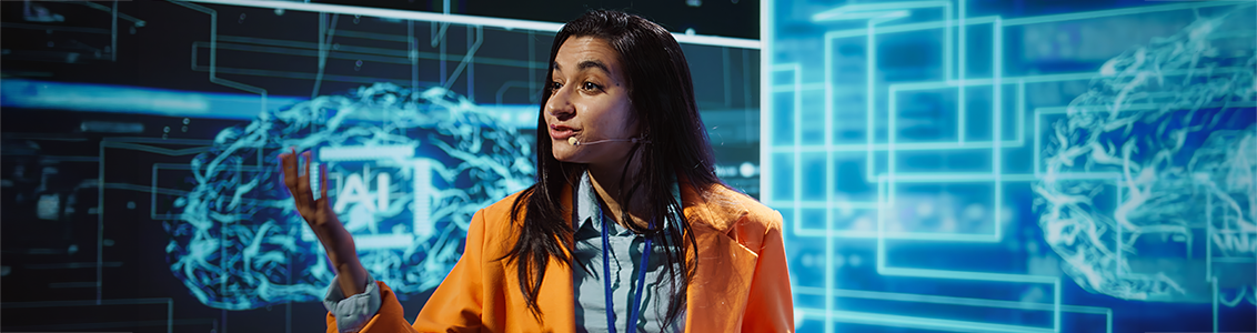 2 mujeres trabajando juntas